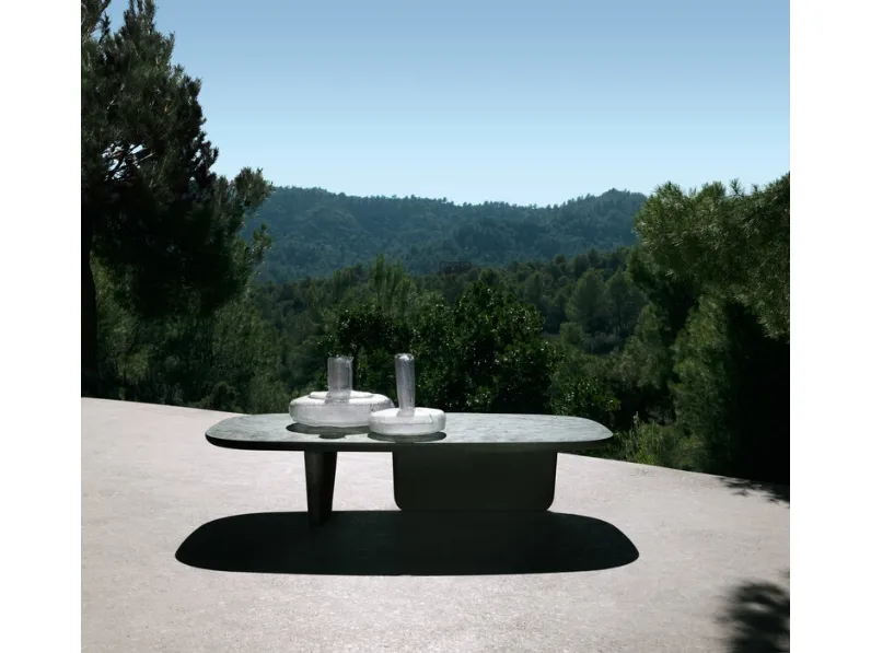 Tavolino outdoor in cemento Tobi-Ishi di B&B Italia