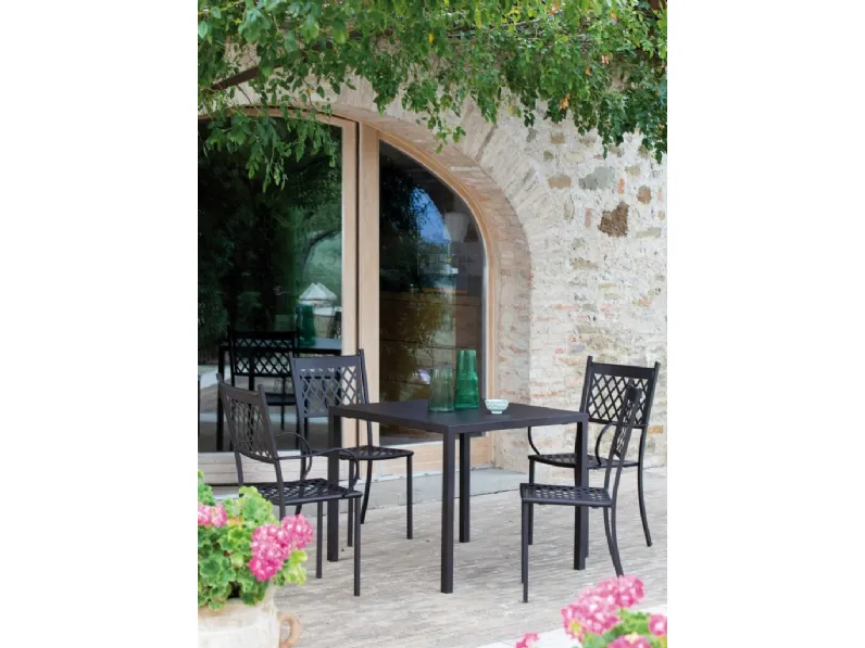 Tavolo quadrato in metallo Valentino di Vermobil