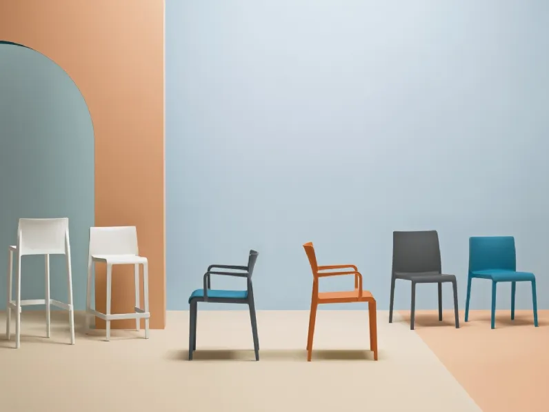 Sedia e sgabello Outdoor in polipropilene Volt HB di Pedrali