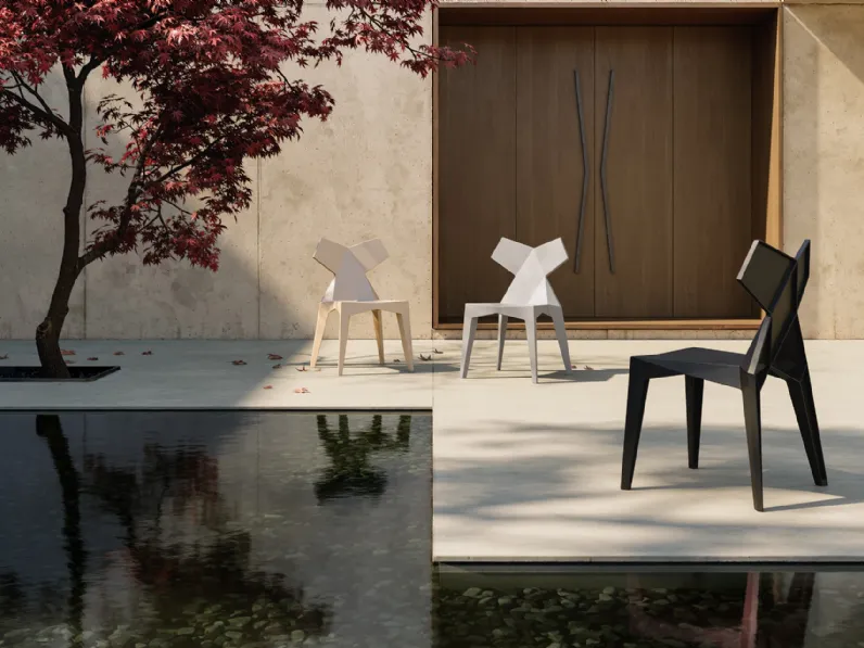 Sedia impilabile in polipropilene Kimono Chair di Vondom