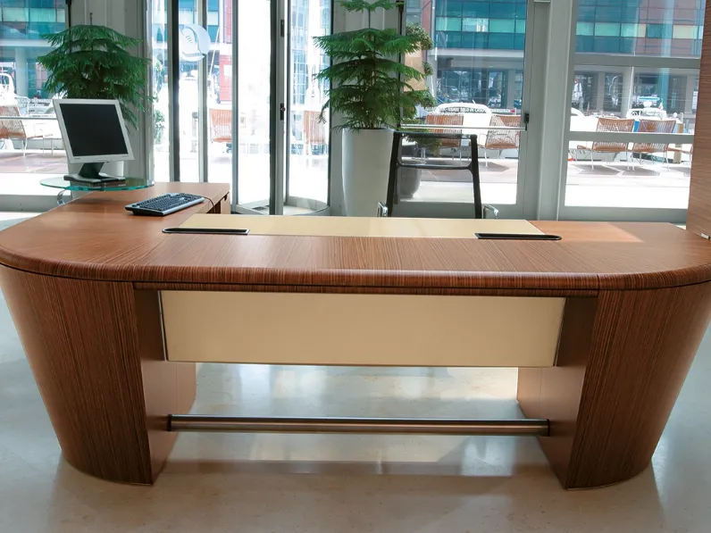 Scrivania direzionale 16 Gradi di Ultom