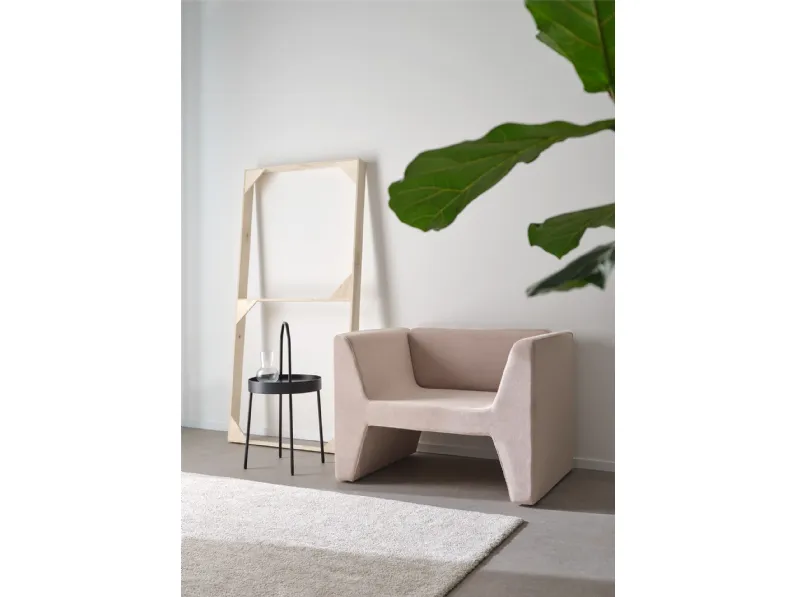 Poltrona Akka per ospiti e attesa di Nahu