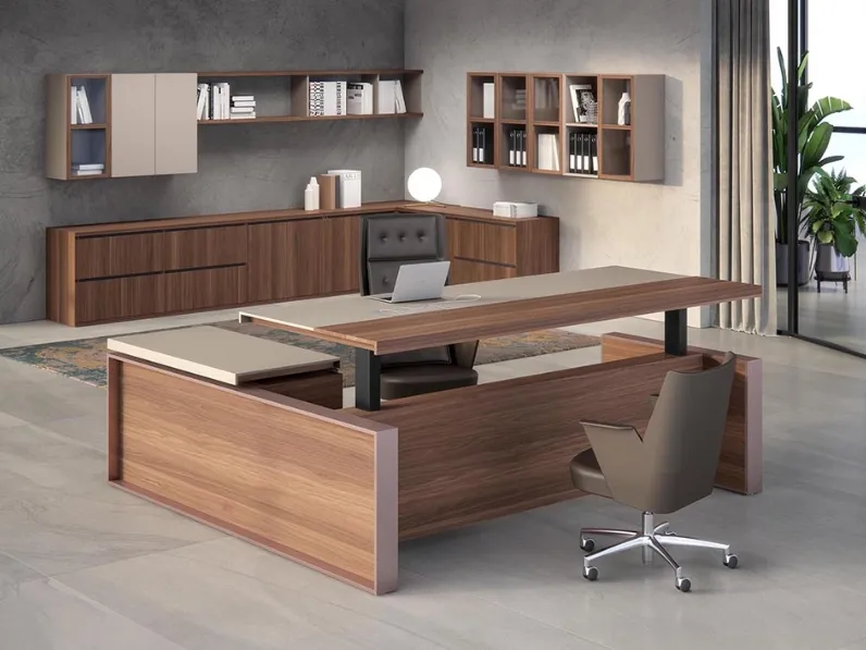 Scrivania direzionale in legno e pelle con gambe in alluminio Altagamma di Estel