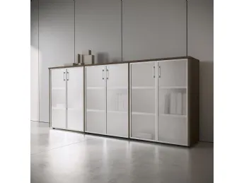 Armadio Hub di Compir: design architettonico per spazi essenziali e funzionali.