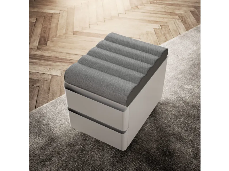Cassettiera Hype 02 in laccato con imbottitura di About Office
