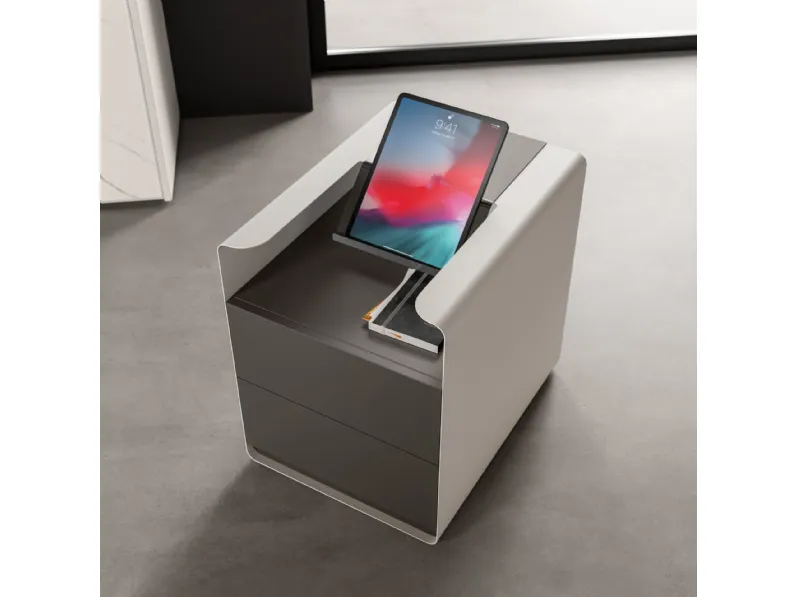 Cassettiera Hype 02 in laccato e metallo di About Office