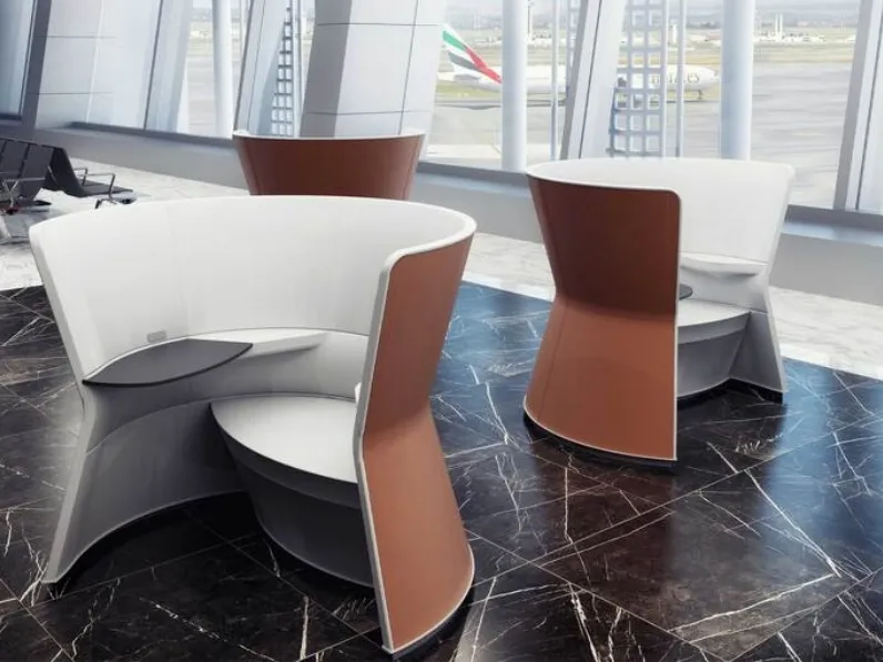 Poltrona da attesa Cove di Poltrona Frau