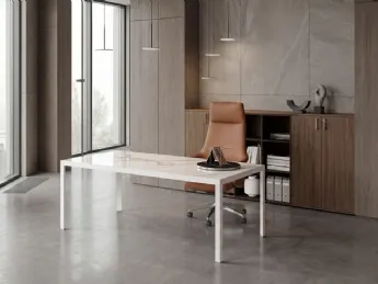 La scrivania Direzionale Hype Laminam® di About Office è un capolavoro di design ed eleganza.