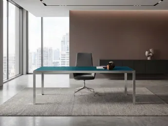 La Scrivania Direzionale Hype di About Office offre eleganza e funzionalità.