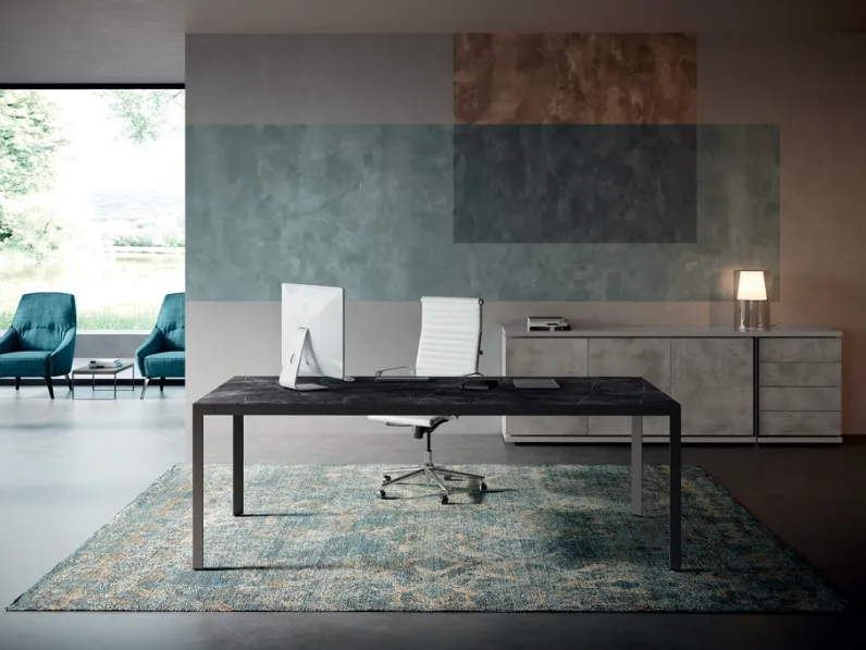 Scrivania Direzionale D1 02 in melaminico effetto marmo e gambe in metallo di Colombini Office