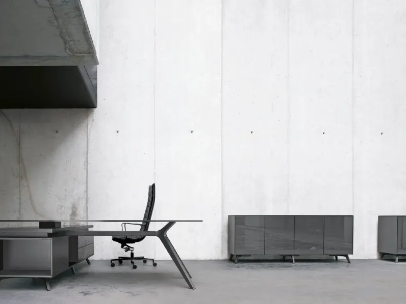 Scrivania Direzionale con top in vetro Dr di Frezza