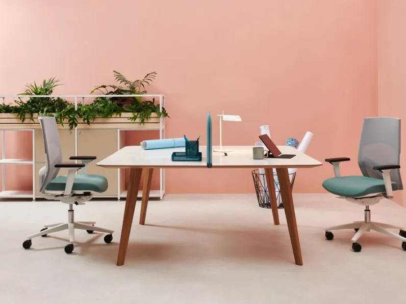 Sedia Operativa in tessuto con schienale rivestito in rete traspirante Easy-B di Estel