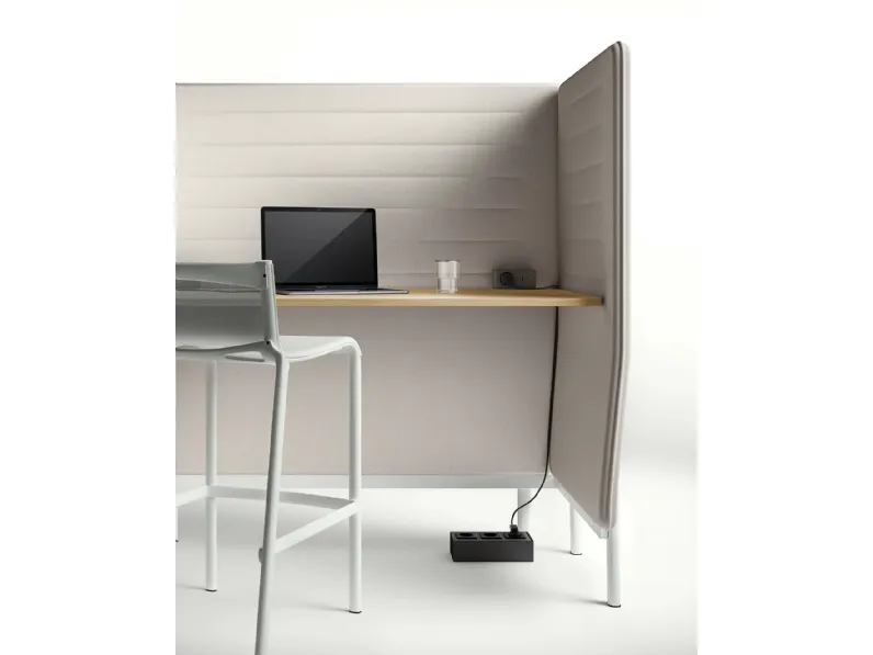 Scrivania operativa Eleven High Desk di Alias