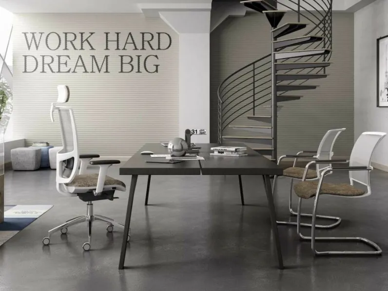 Poltrona direzionale e seduta Ospiti Eliot con seduta in tessuto imbottito e schienale in tessuto a rete traspirante di Sedie Brianza