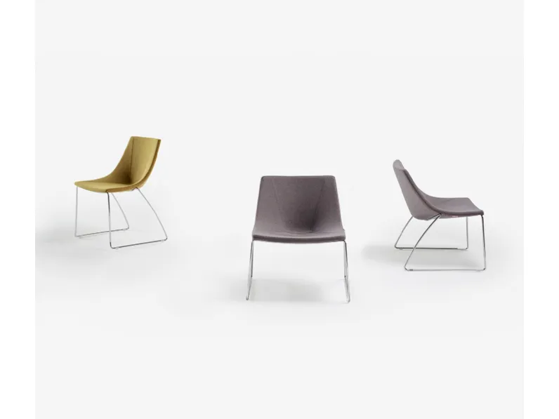 Sedute da attesa in tessuto con base a slitta in metallo cromato Ellipse di Milani