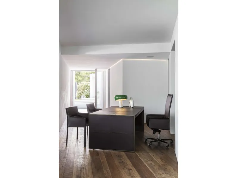 Scrivania direzionale Strato di Enrico Pellizzoni