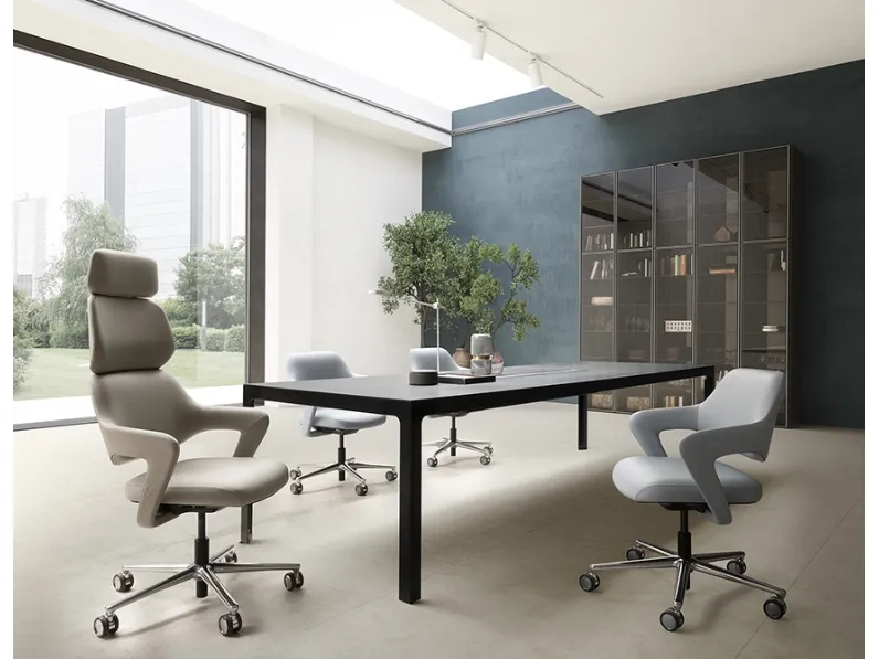 Poltrona direzionale Ergofit di Estel