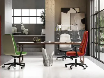 Poltrona Direzionale Essence Vip di LTForm: eleganza e comfort senza compromessi.