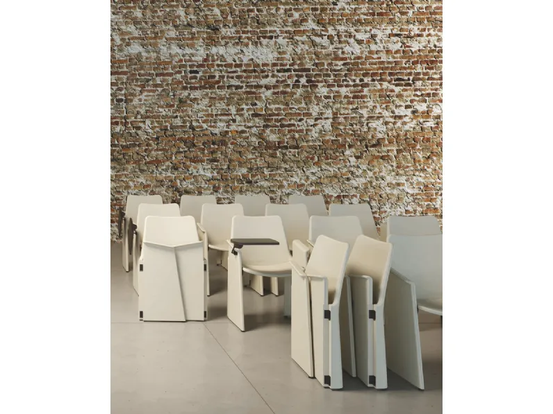 Seduta per ospiti pieghevole adatta per sale riunioni e conferenze Gaio Folding Tub Chair di Vaghi