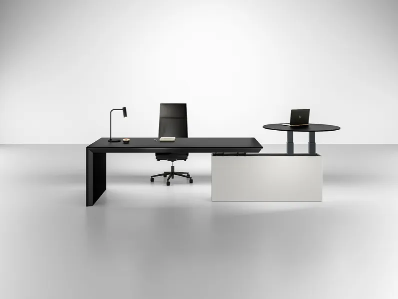 Scrivania Direzionale regolabile in altezza Han di Martex