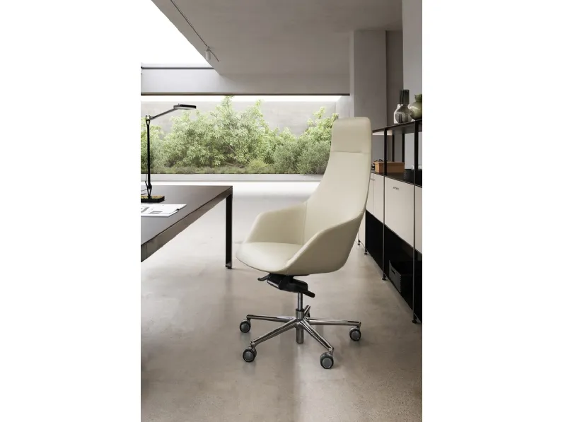 Poltrona direzionale Hego di Estel