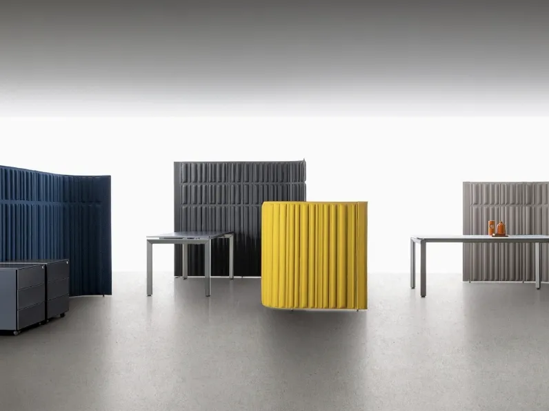 Parete divisoria insonorizzata e rivestita in tessuto Islands di Citterio Office