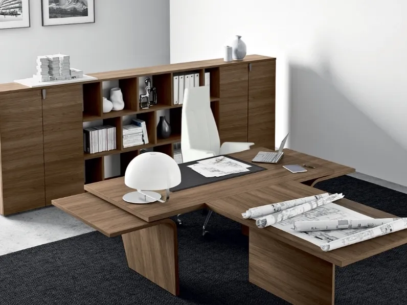 Scrivania Direzionale Larus in melaminico effetto legno con penisola di Della Rovere