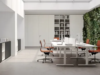 La scrivania operativa Level di DoimOffice offre soluzioni funzionali per spazi lavorativi efficient