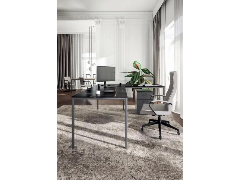 Scrivania Direzionale Line di MobilOfficeFurniture