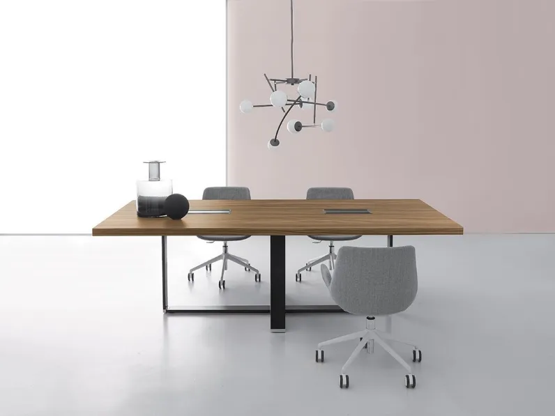 Scrivania per sala riunioni Meet Tavoli Direzionali DV990 in melaminico finitura noce di DVO