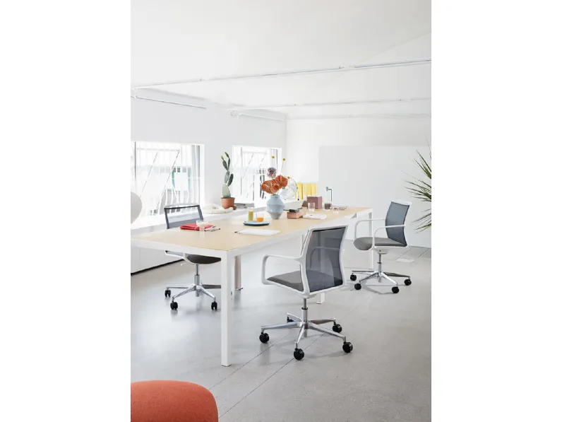 Seduta operativa con schienale basso in rete traspirante Zed di Milani