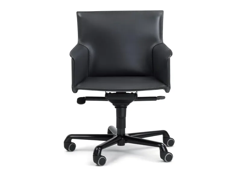 Seduta operativa in pelle con schienale basso e base girevole su ruote Pasqualina di Enrico Pellizzoni