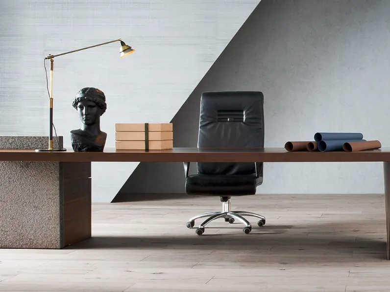 Scrivania Direzionale HO Desk in legno con rivestimento in cuoio di Poltrona Frau