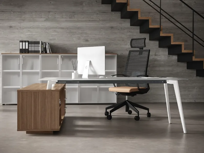 Scrivania Direzionale Rhea con top in vetro e gambe in metallo Bianco di Compir