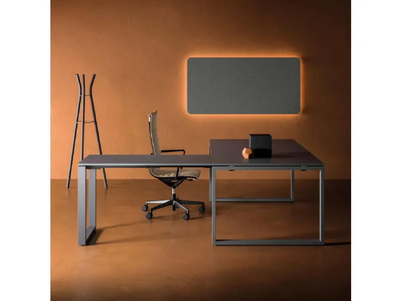 Scrivania direzionale Loopy di Bralco