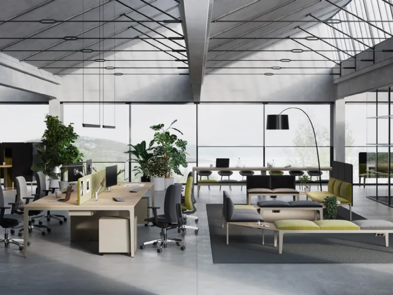 Scrivania Operativa Alplus con top in melaminico e gambe in metallo di Frezza