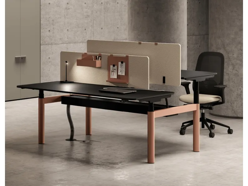 Scrivania operativa elevabile Nuvola di Bralco