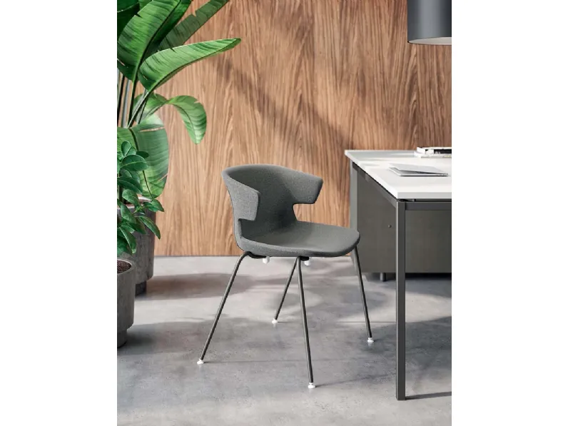 Sedia ospiti e attesa Cove in tessuto con gambe in acciaio di Quadrifoglio