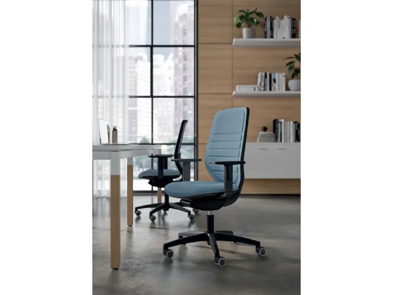 Sedia Operativa pratica e flessibile Okay di Quadrifoglio