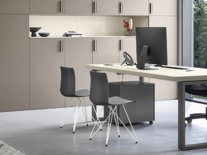 Sedia Ospiti in tessuto con gambe in metallo Sneek di Cinquanta3