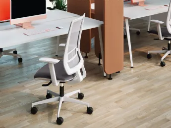 Seduta operativa Spark di Elleci Office: ergonomia e design per la tua scrivania.