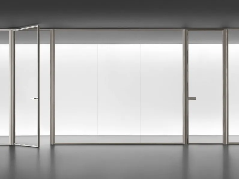 Parete Divisoria Spazio e Zen in vetro trasparente con struttura finitura Platino di Rimadesio