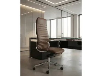 La poltrona direzionale Union Executive Armchair di Vaghi unisce design contemporaneo ed ergonomia i