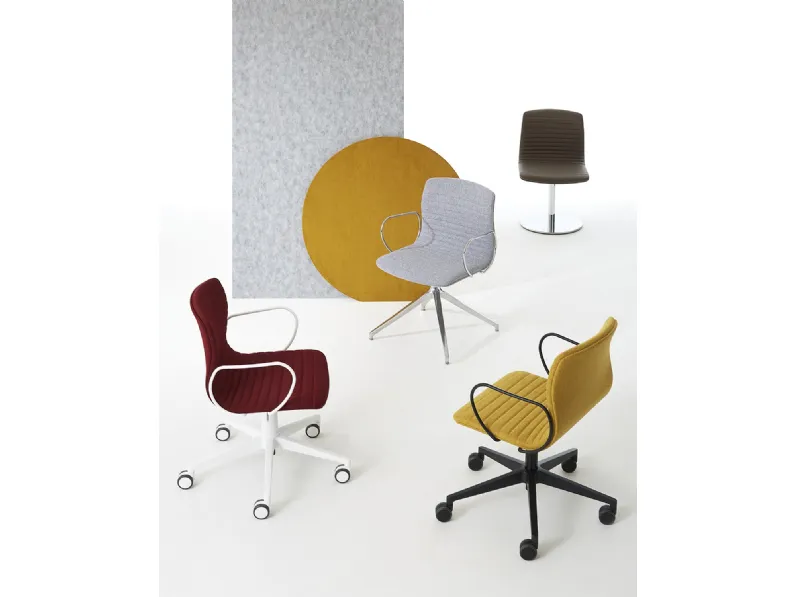 Seduta in tessuto per ospiti Union Guest Chair di Vaghi