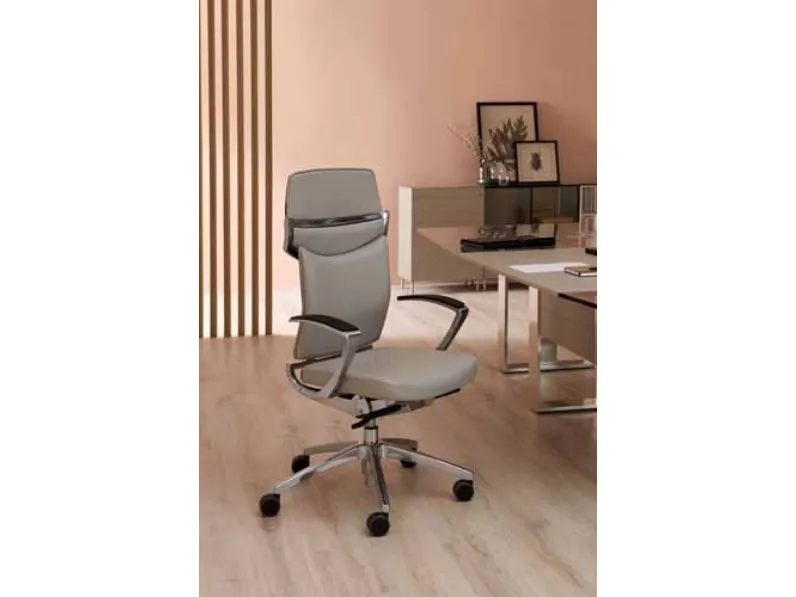 Sedia Operativa in pelle regolabile in altezza UniQa di Estel