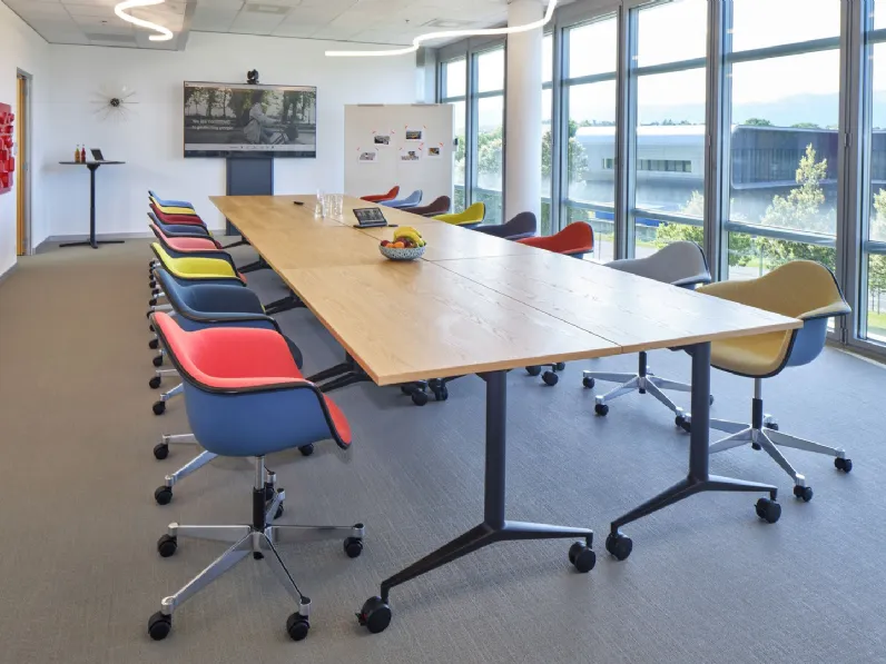Sedia Operativa Eames Plastic Armchair PACC di Vitra