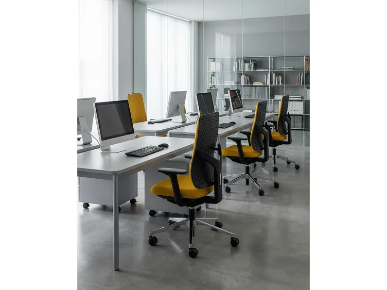 Seduta operativa Volare Plastic Advanced Swivel Chair di Vaghi