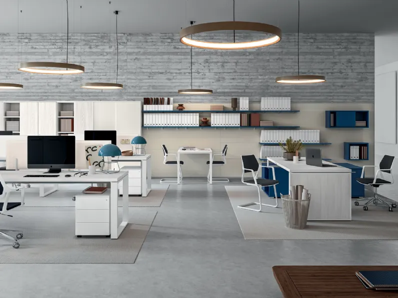 Scrivania operativa Dera in melaminico e metallo di Walco