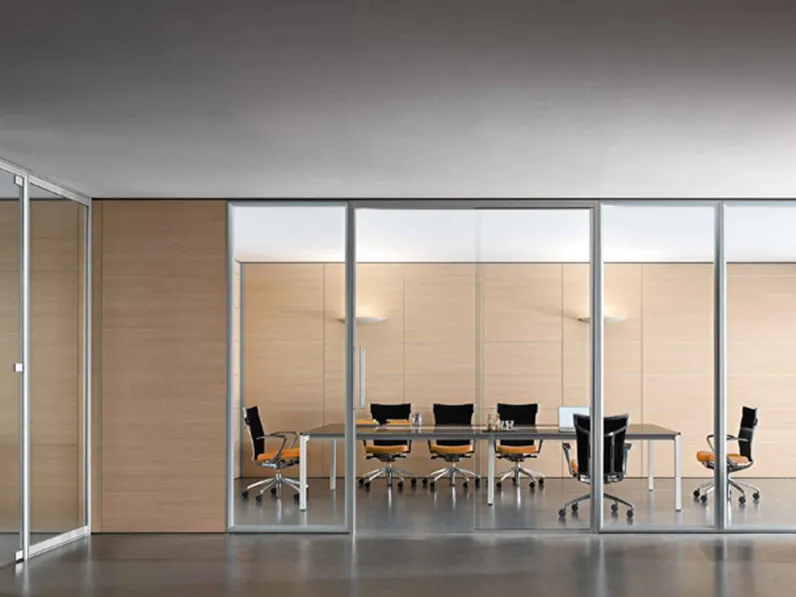 Pareti divisorie per ufficio in vetro con profili di alluminio WallTech di Estel