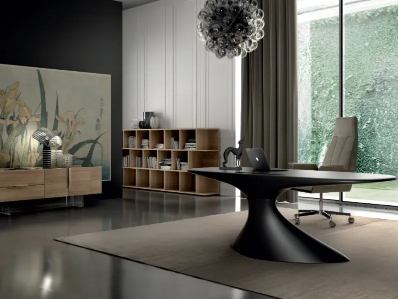 Scrivania Direzionale di design Zero realizzata completamente in vetroresina laccata opaca Nero di Della Rovere